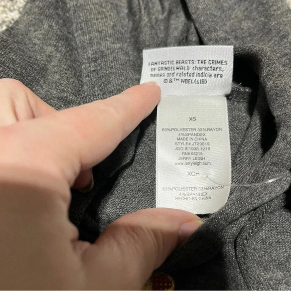 Women's HOODIE-Sweat Shirt -Fantastic Beast and The Crimes of Grindelwald NWT XS - Picture 7 of 8